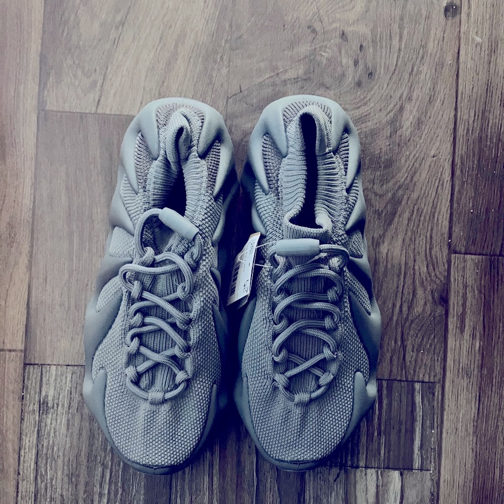 Authentic adidas Yeezy 450 ! Men size 6! New !